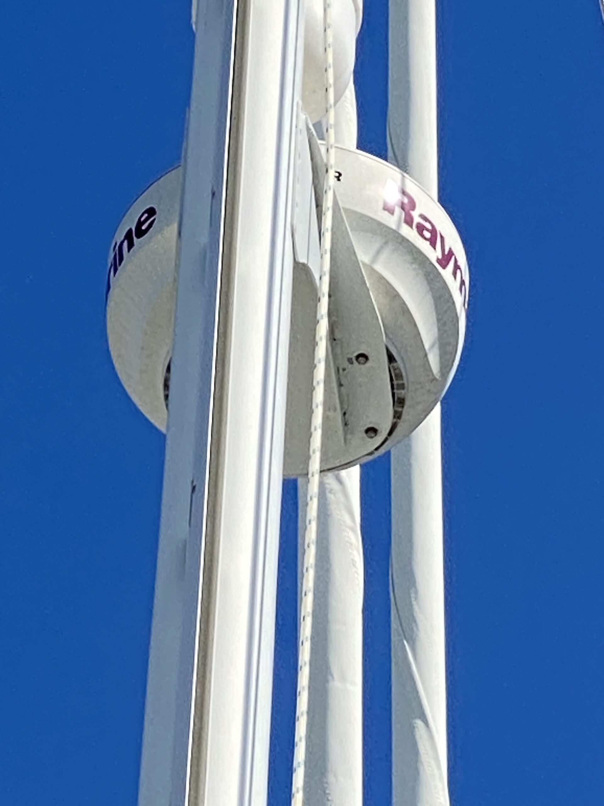 Raymarine Radar on Mast